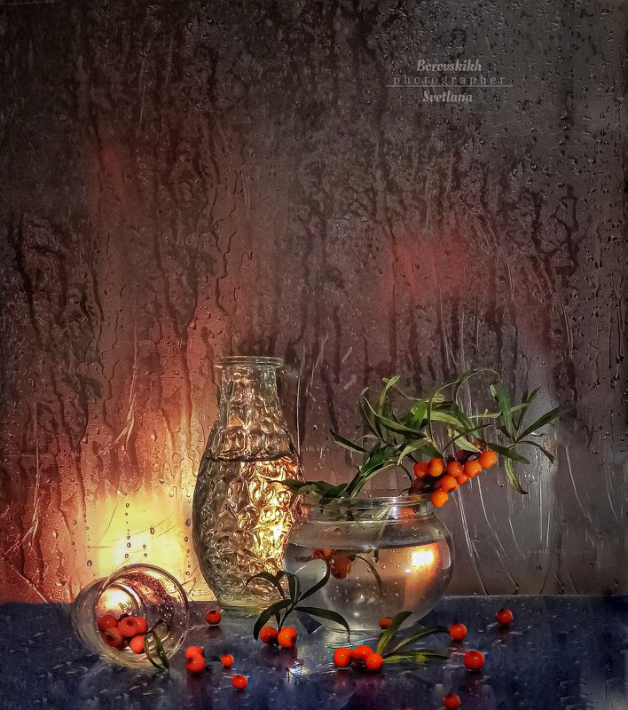 натюрморт, низкий ключ, darkphoto,  стекло, капли, окно, ягода На закате фото превью