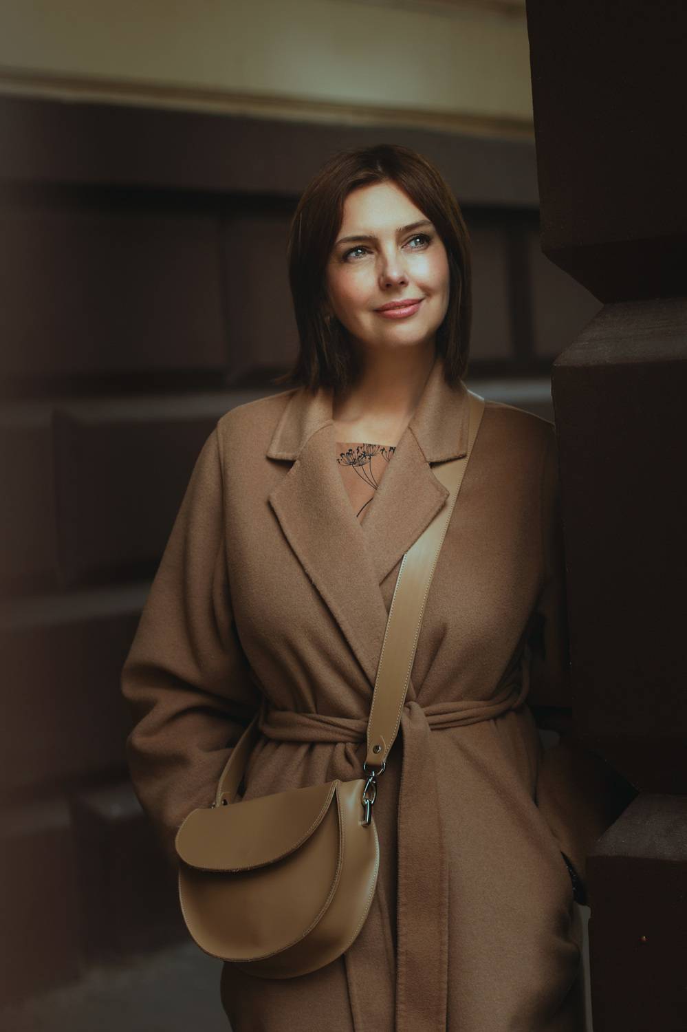 портрет женщины, пальто, осень, городской портрет, прогулочная фотосессия, Дмитриева Дарья