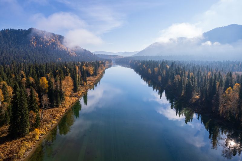 Западные Саяны в октябре. Верховья реки Большой Абакан, Хакасия. фото превью