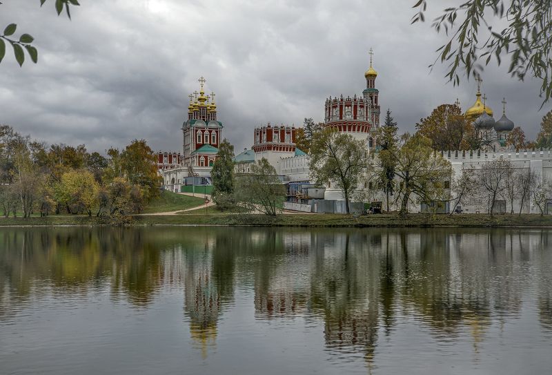 На Патриарших пасмурно- сегодня... фото превью