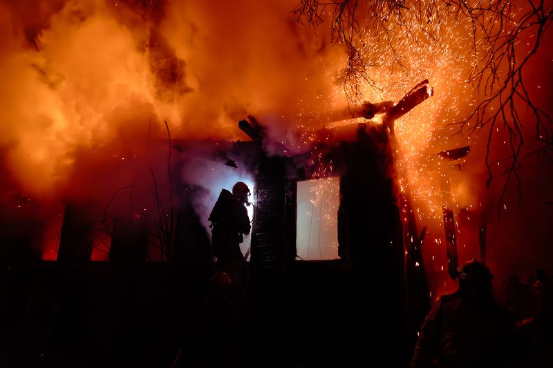 огонь, пожарные, emergency, help, save, мчс, fire, firefighter, rescue, rescuers, спасатели, дым, работа, brave  фото превью
