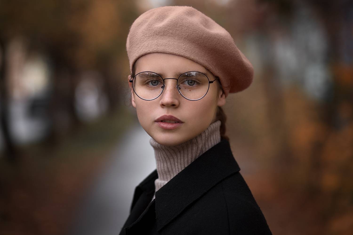 портрет девушка, Михаил Корнилов