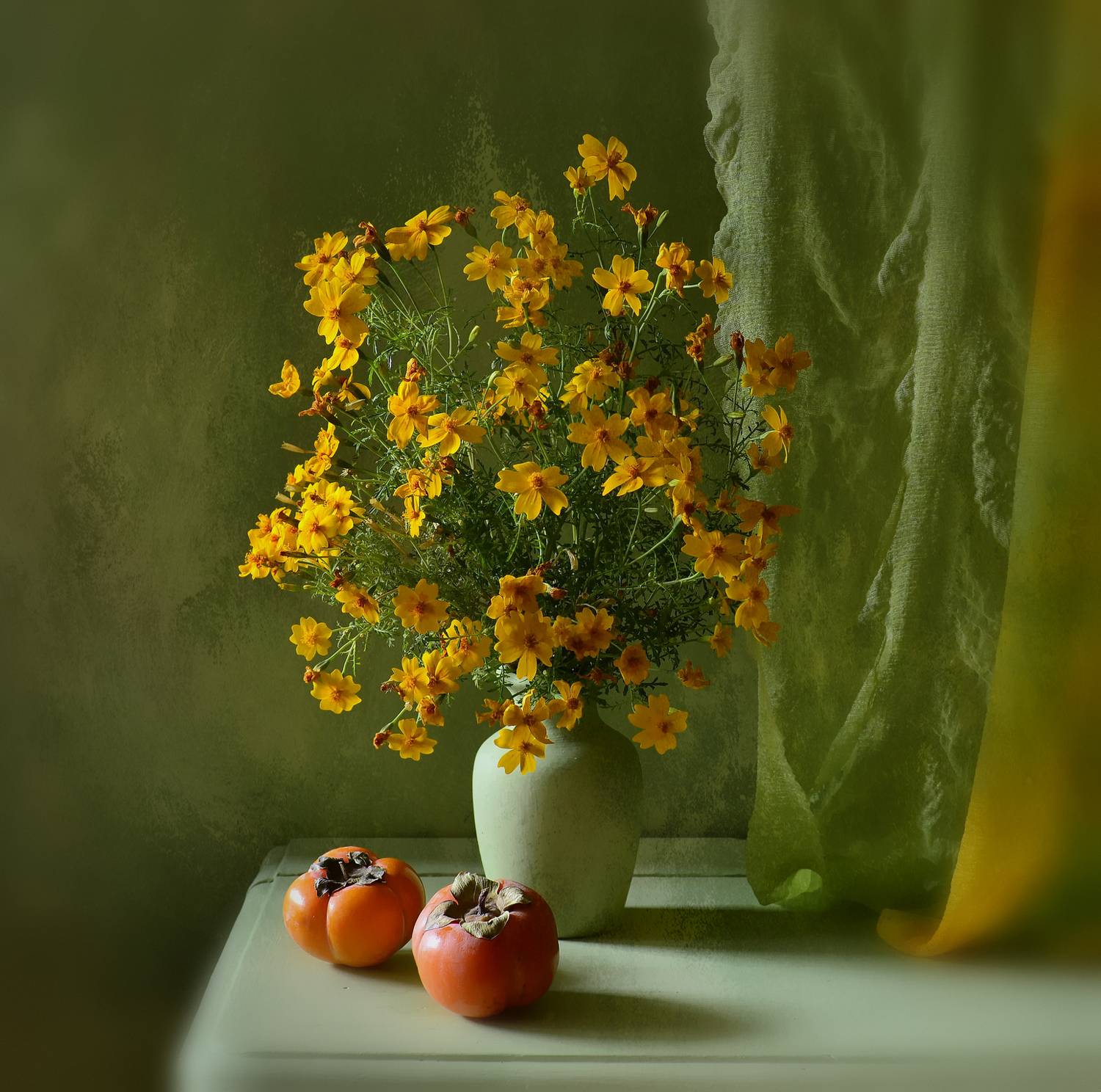 бархатцы,цвет,свет,хурма,натюрморт,инаида, Инаида