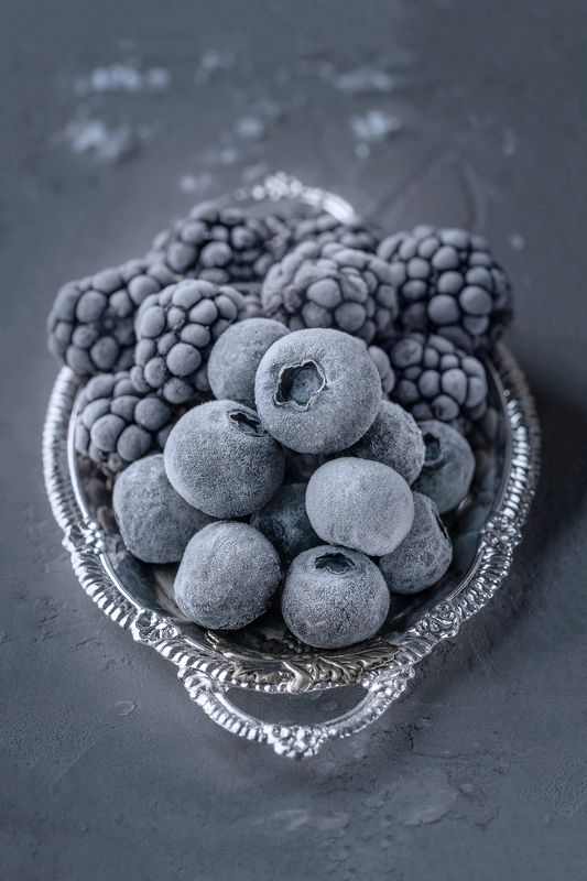ягоды, мороз, иней, голубика, монохром, серый Морозное фото превью