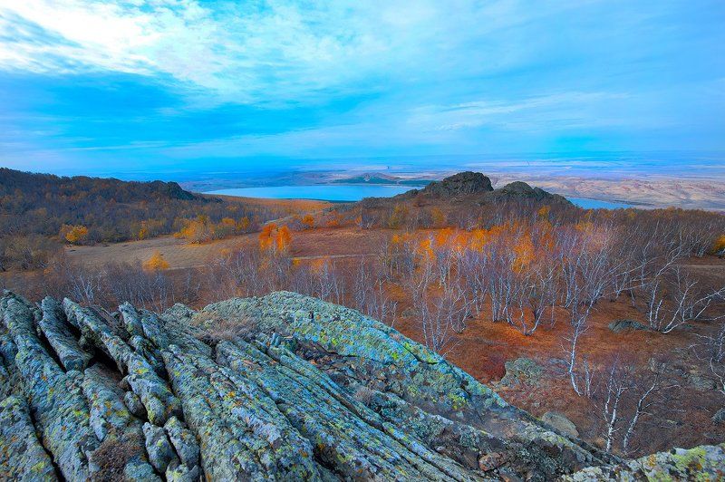 Осенняя раскраска озера Талкас фото превью