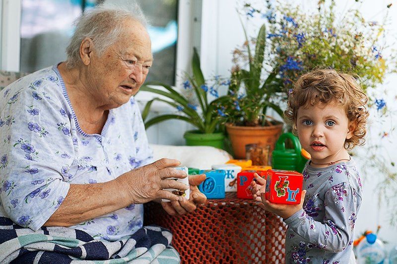 Гордиенко Ольга, Olga Gordienko Ксения, Пробабушка и кубики. фото превью