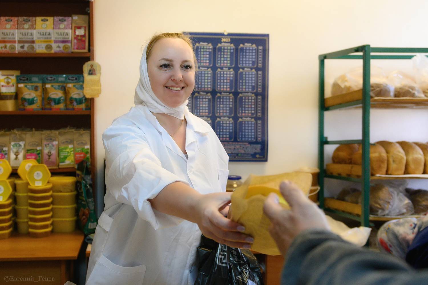 девушка, продавец, магазин, Евгений Гецев