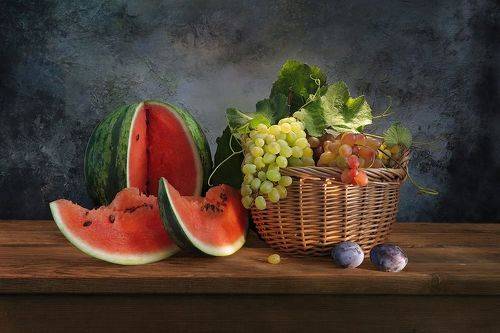 Арбуз и виноград