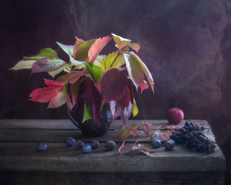 слива,виноград,листья,кувшин *** фото превью