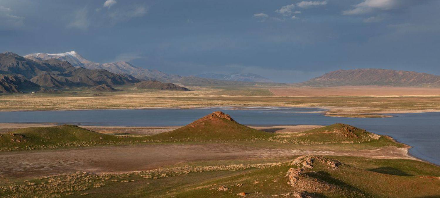 казахстан, северный тянь-шань, озеро тузколь, горы, весна, вечер, Кетова Вера