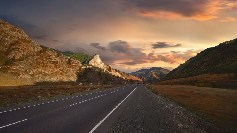 белый бом, алтай, горы, скалы, закат, дорога, пейзаж, природа, осень2023 Дорога в горы. Алтай фото превью