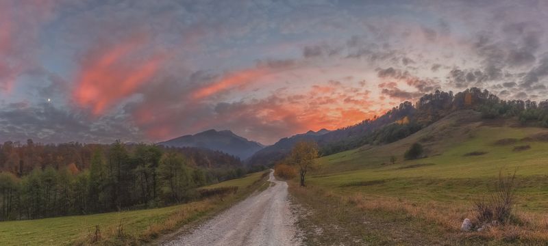Дорога в ущелье фото превью