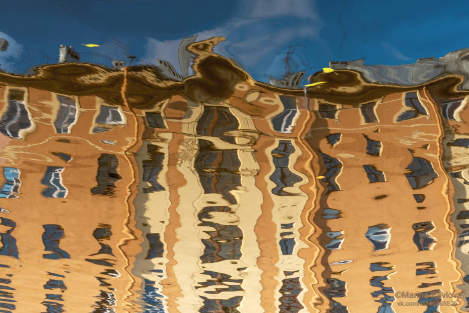абстракция, акваабстракция, акваграфика, отражение на воде, красивая вода, парейдолия, город, санкт-петербург, канал грибоедова,, Павлова Марина