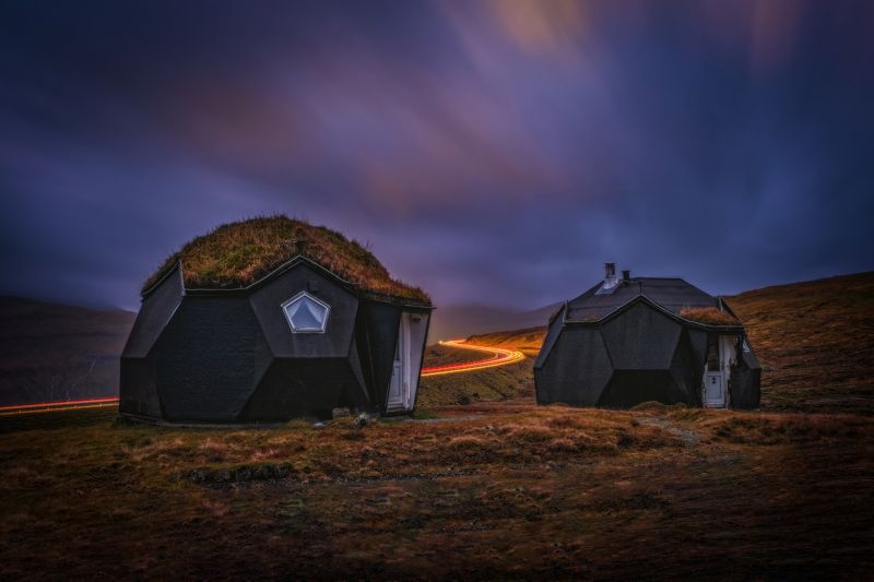 faroe islands, faroe, igloo, house, evening, sunset, autumn, kvivk, streymoy, denmark, long exposure, track, фарерские острова, остров, island, стреймой, квивик, иглу, дом, длинная выдержка, дания, фареры, вечер, закат Night over the igloo houses фото превью
