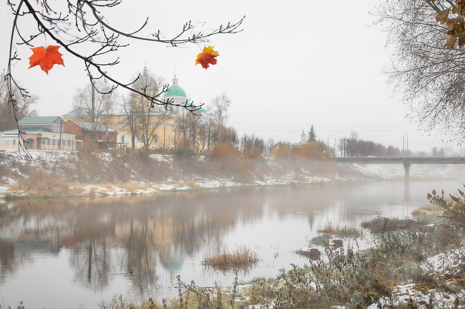 осень, туман, река и туман, осенний пейзаж, осенний мотив, храм в тумане, храм у реки, Ларина Ирина
