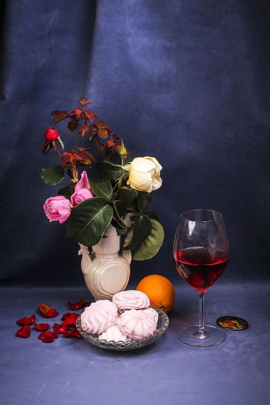 Натюрморт, розы, букет, вино. Букет фото превью