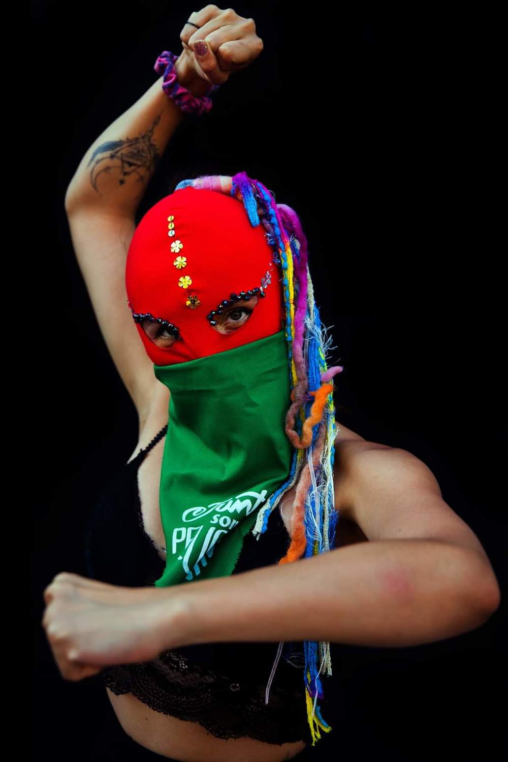 baila capucha, capuchas, retratos, portraits, bastian cifuentes araya, basti&aacute;n cifuentes, periodista furioso, periodistafurioso,  fotoprensa, revuelta social, estallido social, reportage,, Basti&aacute;n Cifuentes Araya