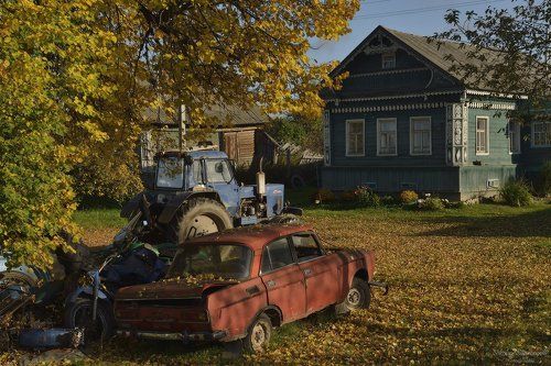 Осенний автопарк в стиле Real Russia