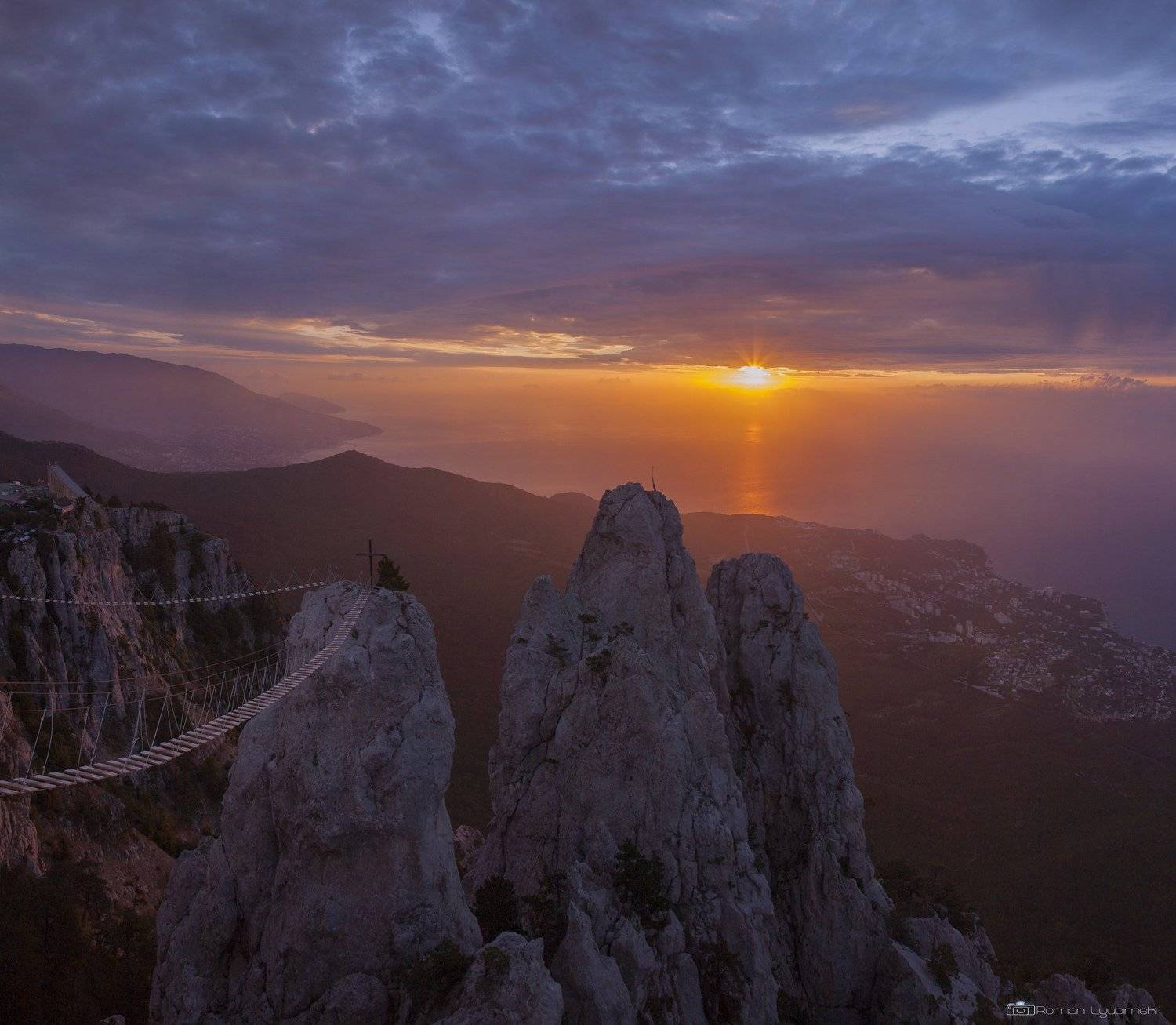 рассвет, ялта, крым, пейзаж, солнце, скалы, гора, черное море, утро, облака, красиво, Роман Любимский