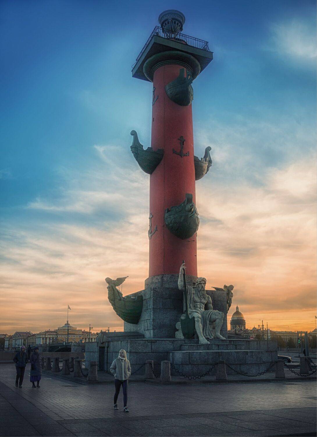 колонна люди закат, Вера Петри