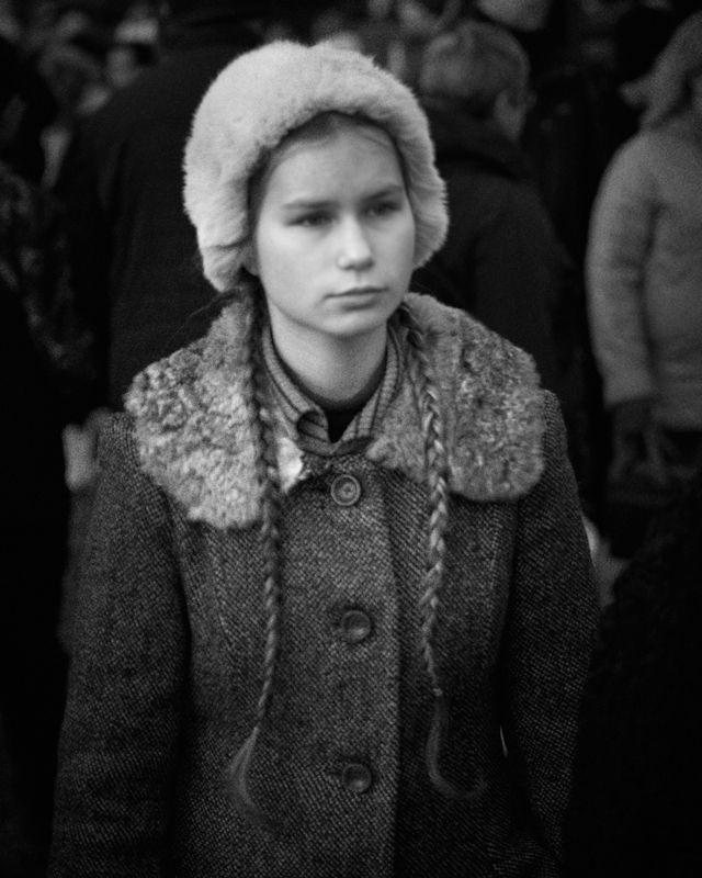 Девочка не отсюда. фото превью