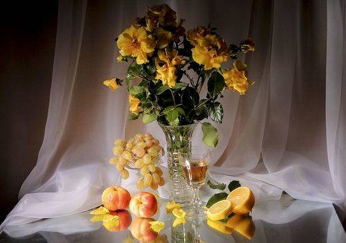 Розы и фрукты