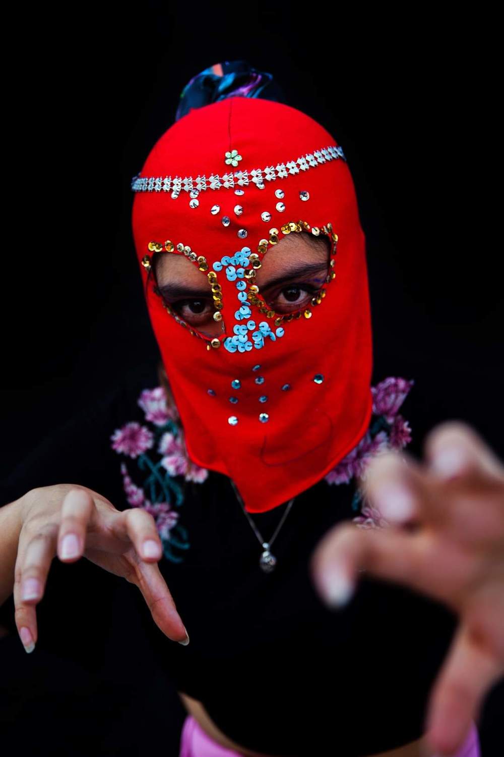 baila capucha, capuchas, retratos, portraits, bastian cifuentes araya, basti&aacute;n cifuentes, periodista furioso, periodistafurioso,  fotoprensa, revuelta social, estallido social, reportage,, Basti&aacute;n Cifuentes Araya