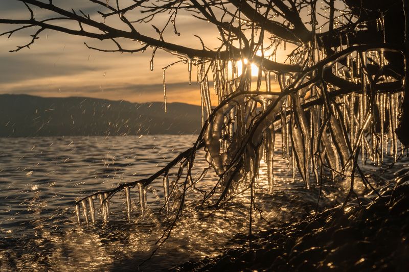 байкал, ноябрь, сосульки, закат Ноябрьский вечер на Байкале фото превью