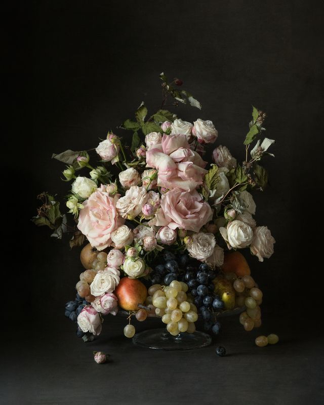 Натюрморт с розами фото превью