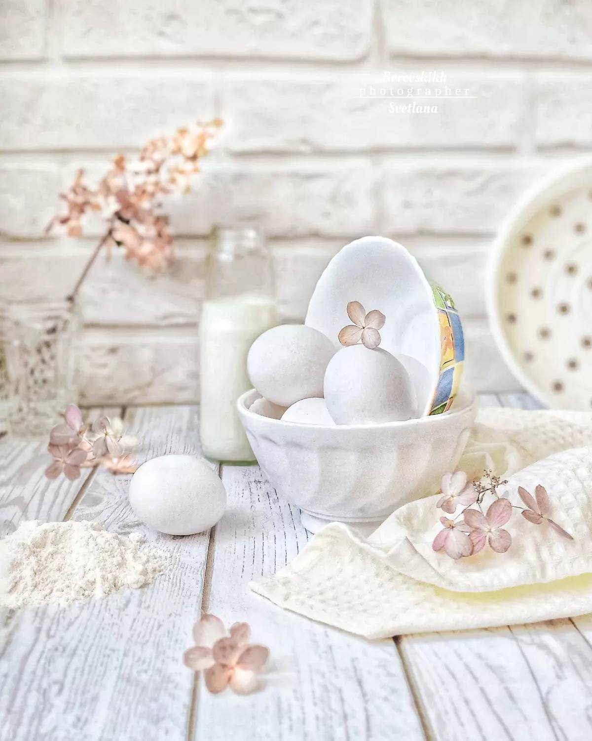 натюрморт, белый цвет, высокий ключ, кухня, яйцо, мука, фото на телефон, Светлана Боровских