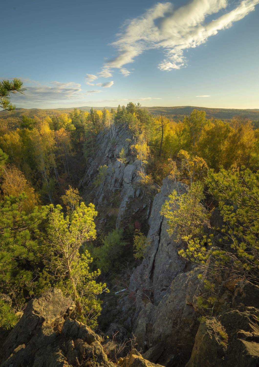 осень солнце лес пейзаж деревья свет  урал скалы горы, Жданов Дмитрий