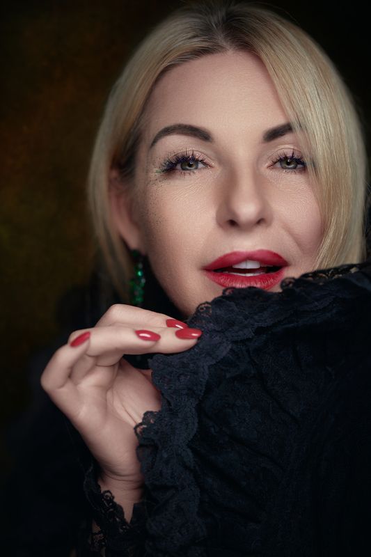 Under the black veil фото превью