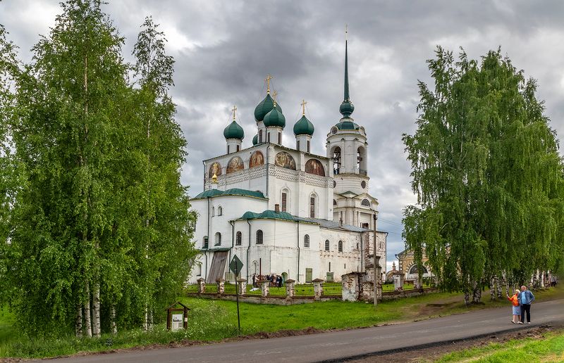собор сольвычегодск, музей, колокольня, дорога, строгонав, памятник. В пасмурный день. фото превью
