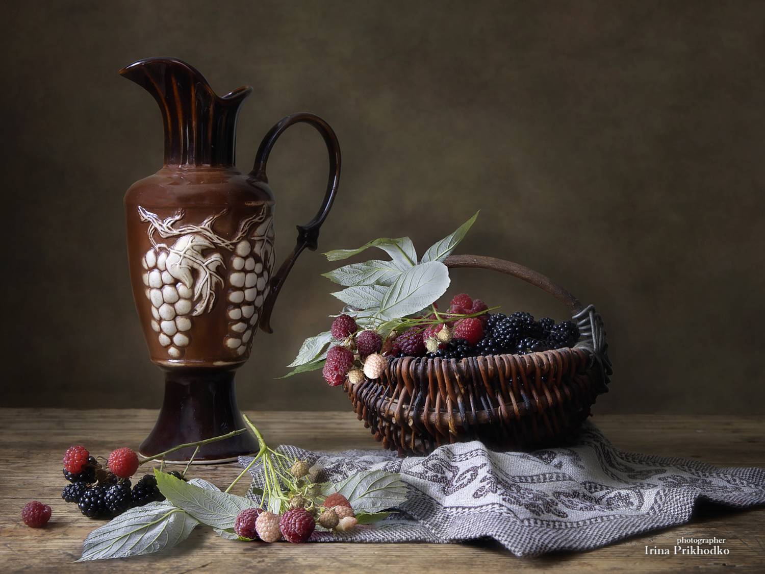 натюрморт, ягоды, малина, ежевика, Приходько Ирина