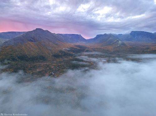 Туман на Полигональных озёрах. Хибины, Сентябрь 2023.