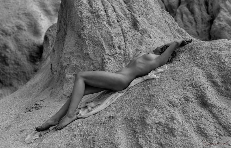 девушка. песок. красота. фигура. грудь. Ольга фото превью