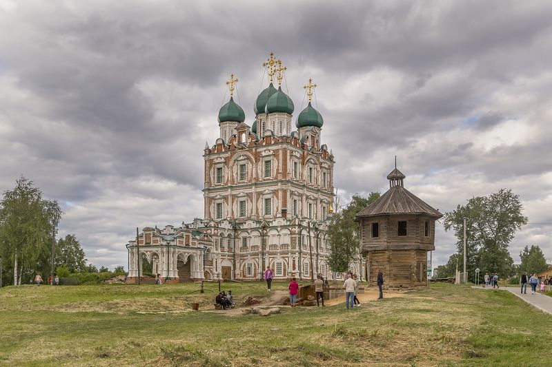источник, церковь, соль, башня, храм. сольвчегодск. У источника. фото превью