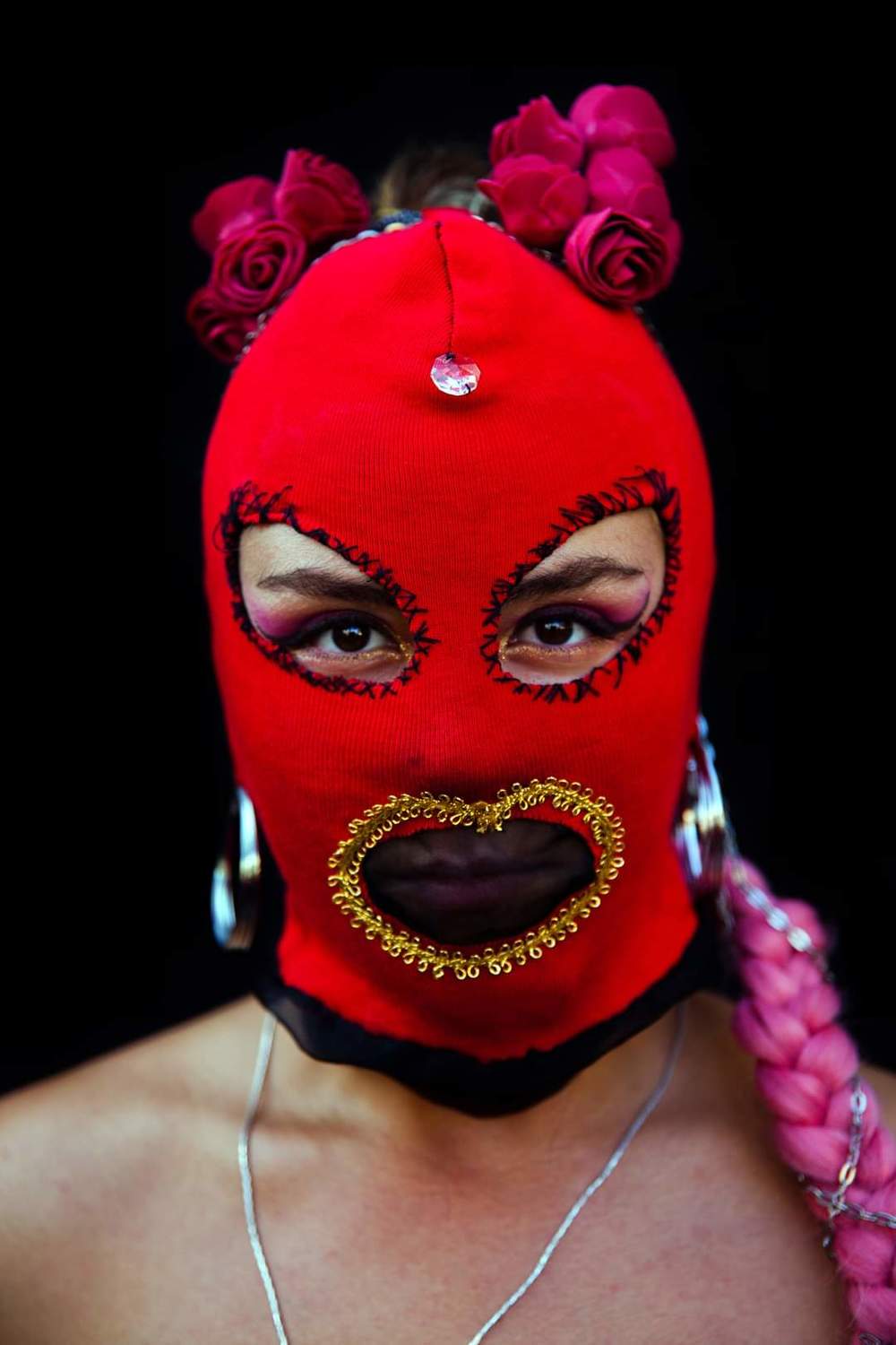 baila capucha, capuchas, retratos, portraits, bastian cifuentes araya, basti&aacute;n cifuentes, periodista furioso, periodistafurioso,  fotoprensa, revuelta social, estallido social, reportage,, Basti&aacute;n Cifuentes Araya