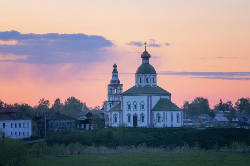 Розовый закат в Суздале фото превью