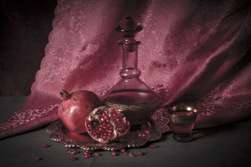 Натюрморт, гранаты, вино Гранаты фото превью