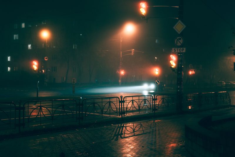 fog, night, city, urban, night city, туман, ночь, ночной город, урбан, атмосфера, машина, машины, свет, car, cars, lights Ночной город в тумане фото превью