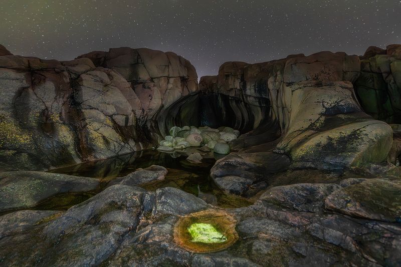 Гнездо дракона под сводом звёзд. фото превью