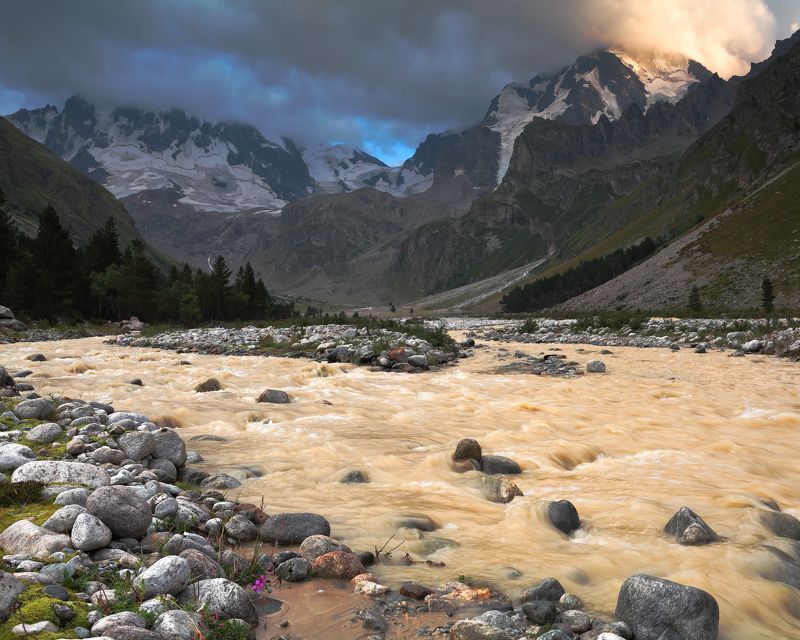 Непогода в горах фото превью