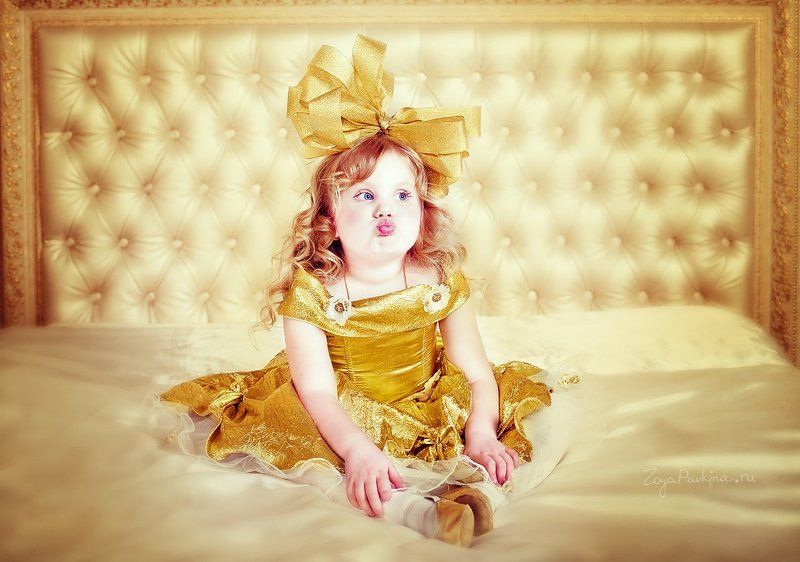 девочка, кукла, бантик Кукла фото превью