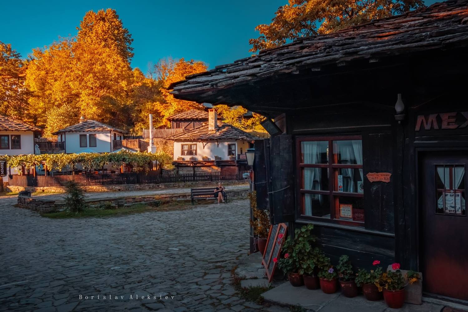 bozhentsi,bulgaria,travel,nature,house,light,history,green,orange,autumn, Алексиев Борислав