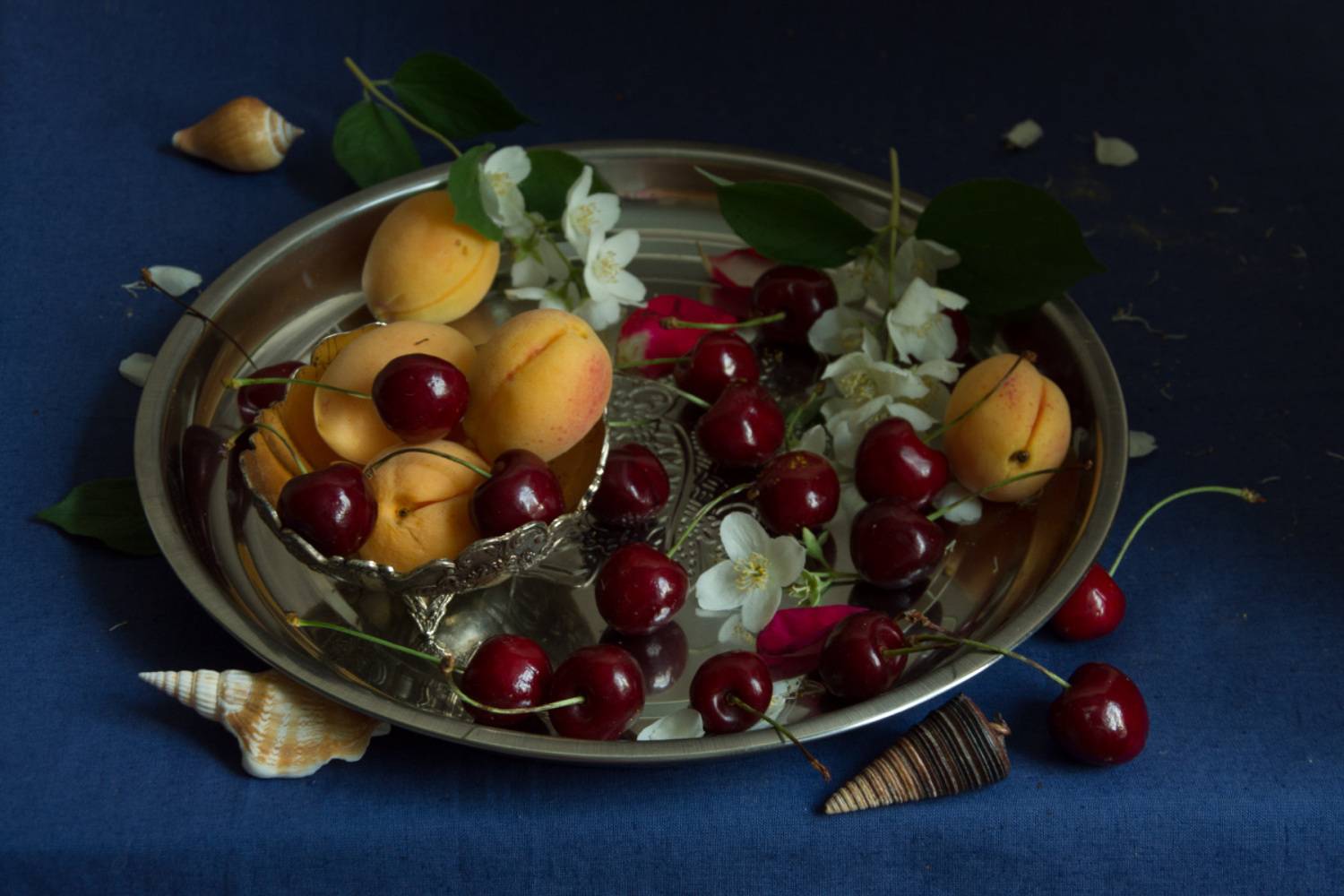 черешня, абрикосы, блюдо, фрукты, Колеснева Елена