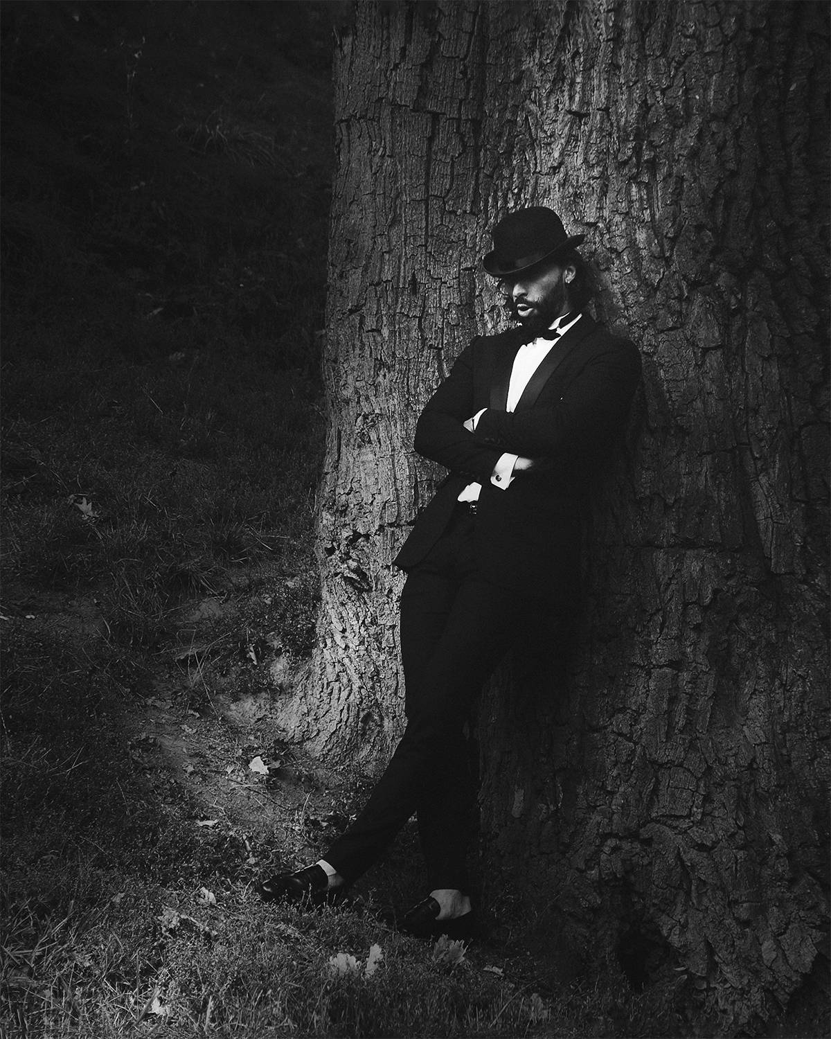 один человек  фотография  зрелые мужчины  портрет  подходить  на открытом воздухе  красивые люди  серьезный  ретро стиль  образ жизни  хорошо одетый  мода  элегантность  галстук-бабочка, Aleksandr Shvedov