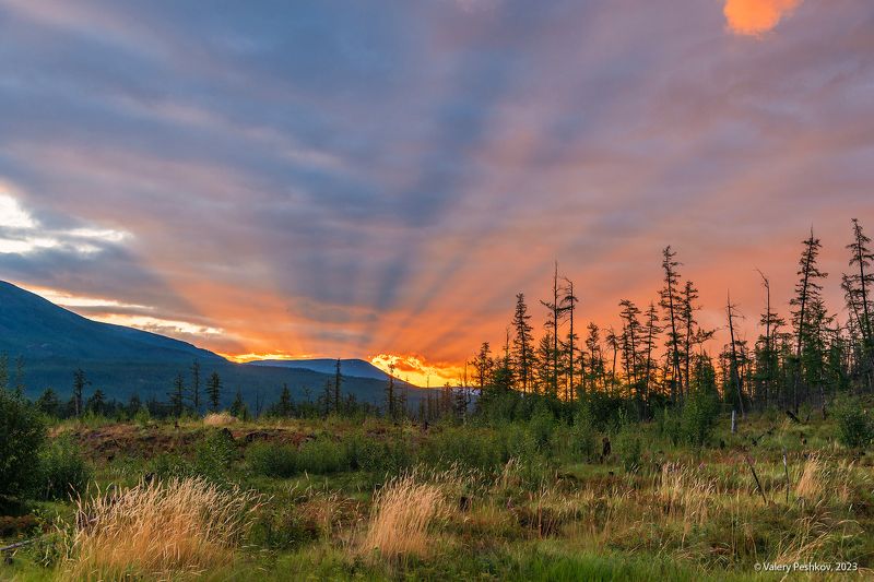 лучи, солнечные лучи, база, кордон, владимир коваль, облака, курейка, яктали, плато путораны Театр света и тени фото превью