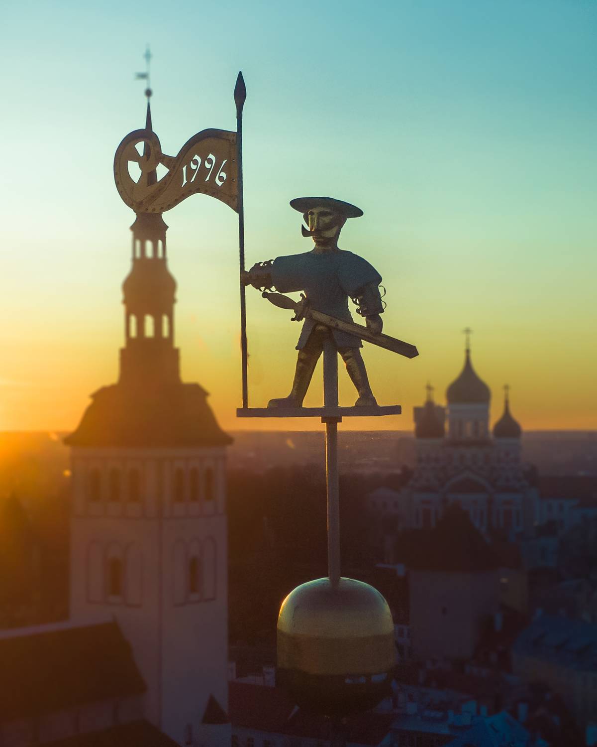 #tallinn, #tallinnoldtown, #tallinngram, #visittallinn, #visitestonia, #ilusadeestipaigad, #travelphotography, #traveldestination, #sunset, #sunrise_sunset_photogroup, #nightphotography, #cityscapes, #beautifulcity, #redsky, #purplesky, #placestovisit, #p, Nikolai Mordan