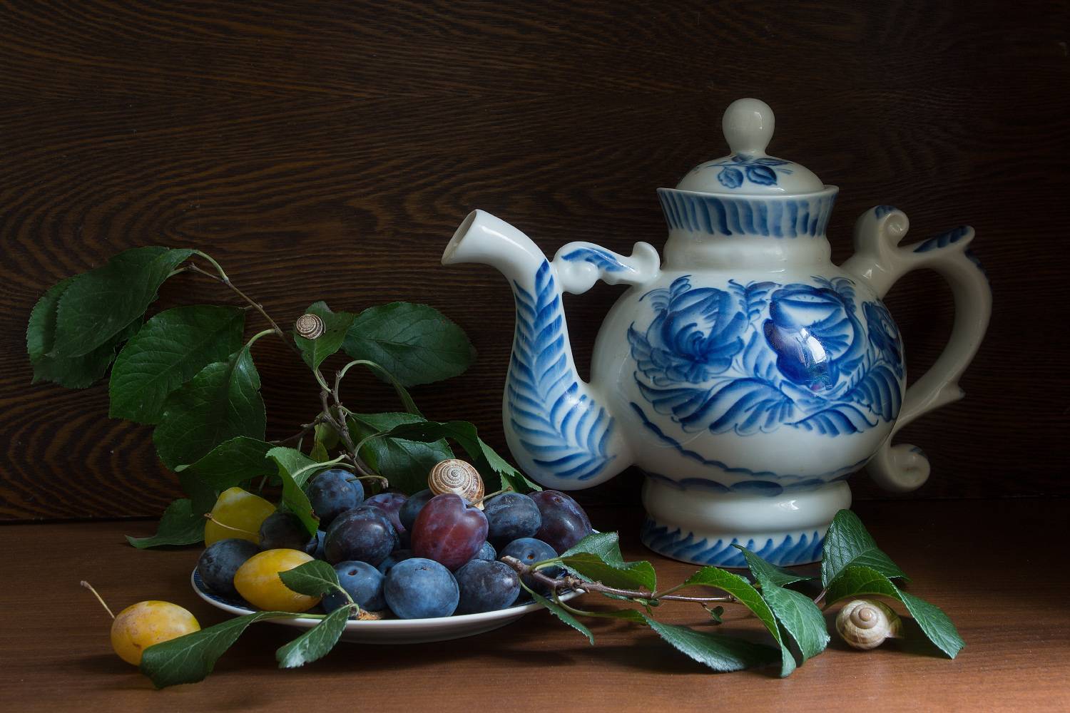 чайник, сливы, фрукты, Колеснева Елена